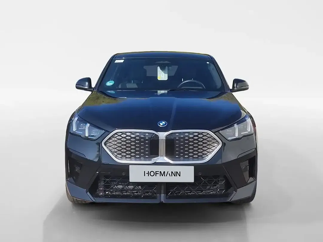 BMW iX2 M Sport - Thumbnail 2