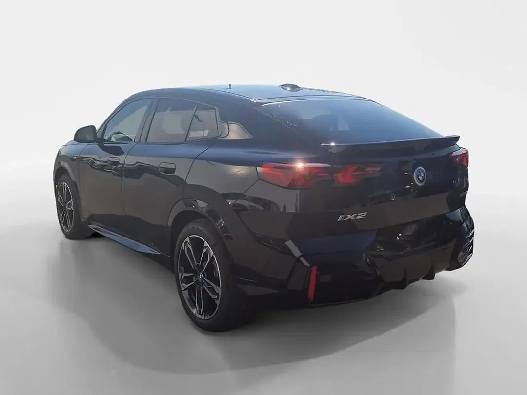 BMW iX2 M Sport - Thumbnail 4