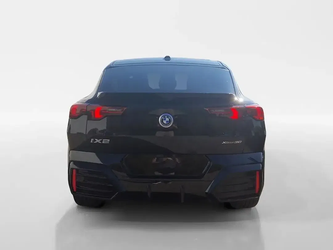 BMW iX2 M Sport - Thumbnail 5