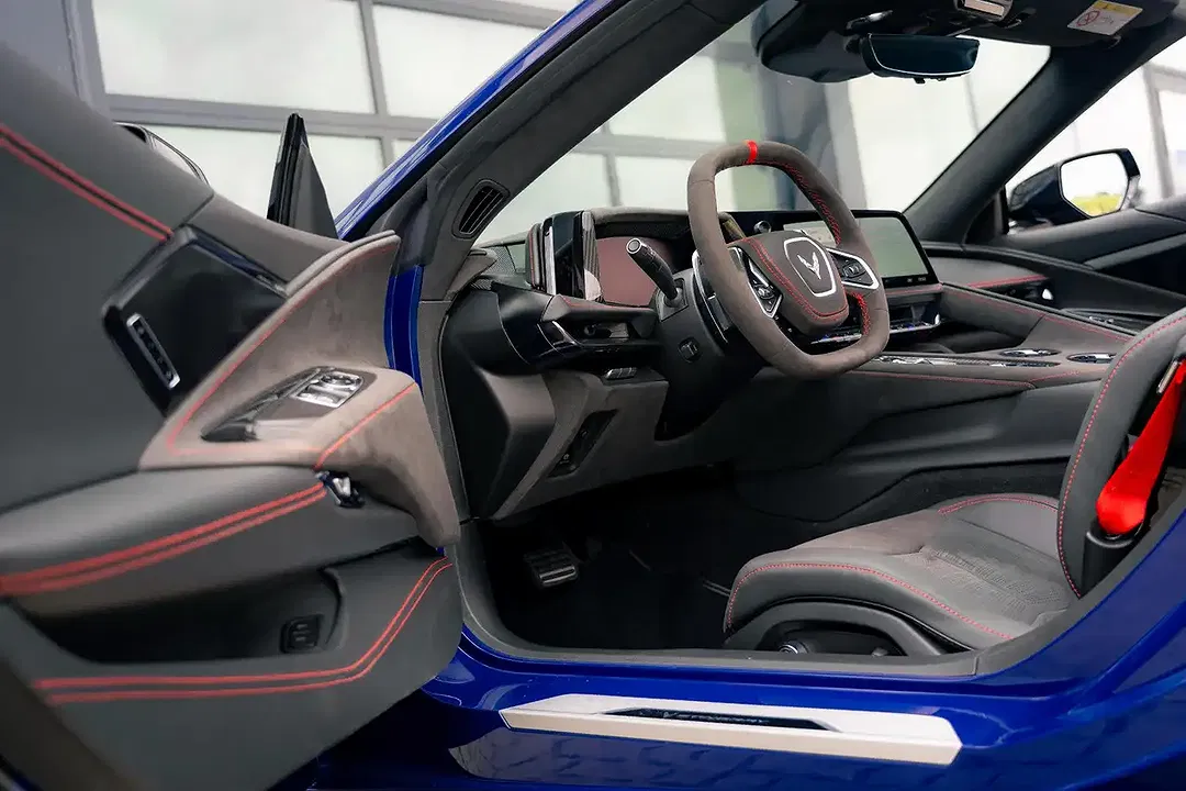 Corvette C8 Stingray Coupe 3LT - Thumbnail 11