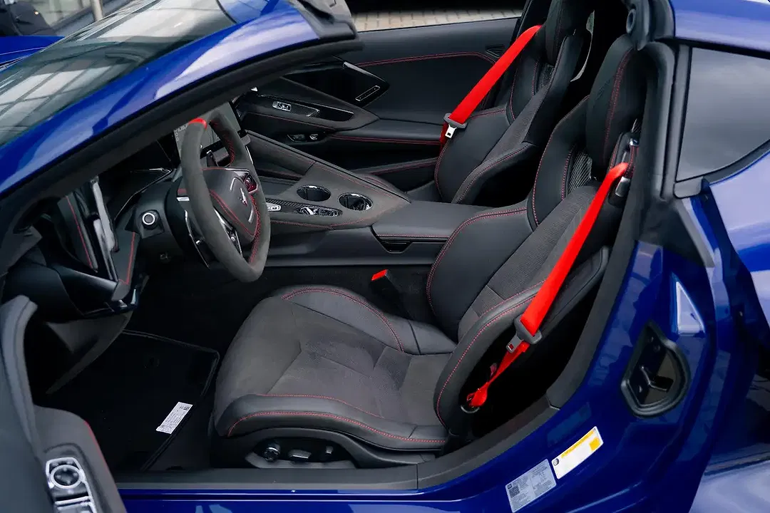 Corvette C8 Stingray Coupe 3LT - Thumbnail 6