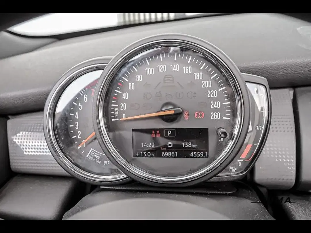 MINI Cooper Cabrio - Thumbnail 13