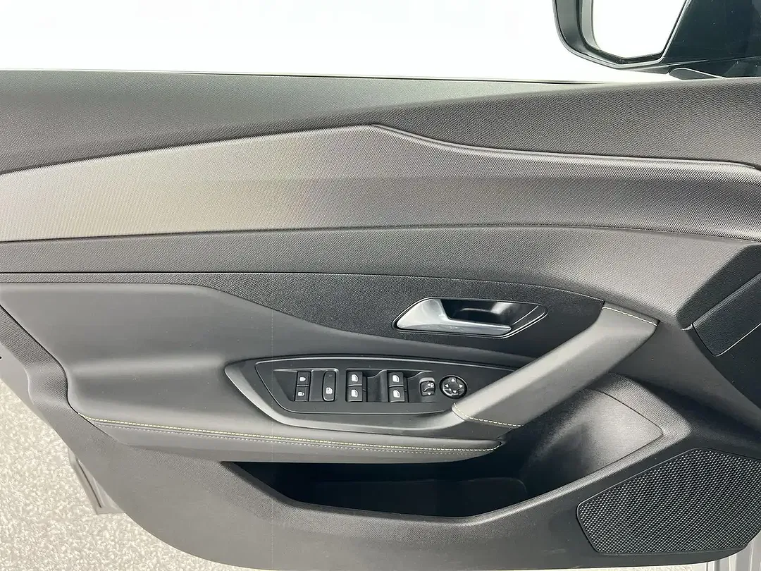 Peugeot 308 GT - Thumbnail 10