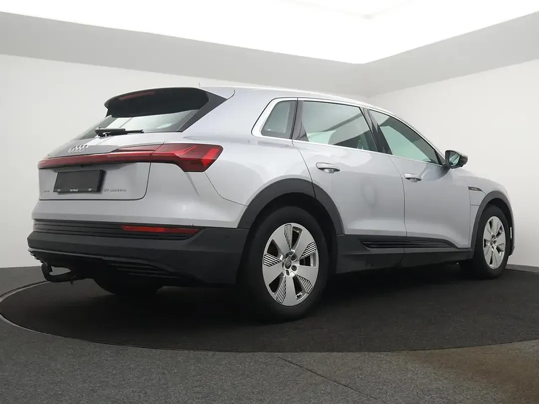 Audi e-tron 50 quattro - foto 2