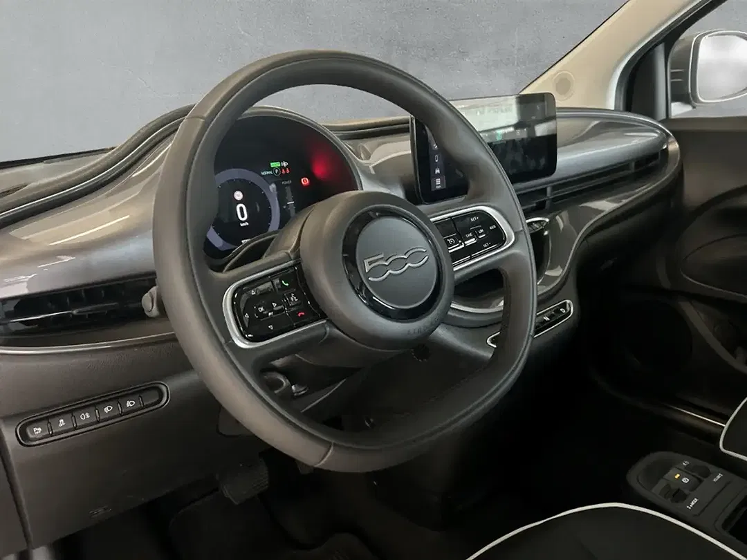 Fiat 500e - Thumbnail 9