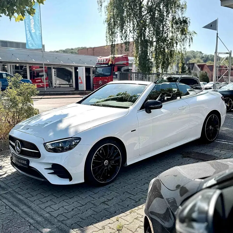 Mercedes-Benz E 200 AMG Burmester - Thumbnail 4