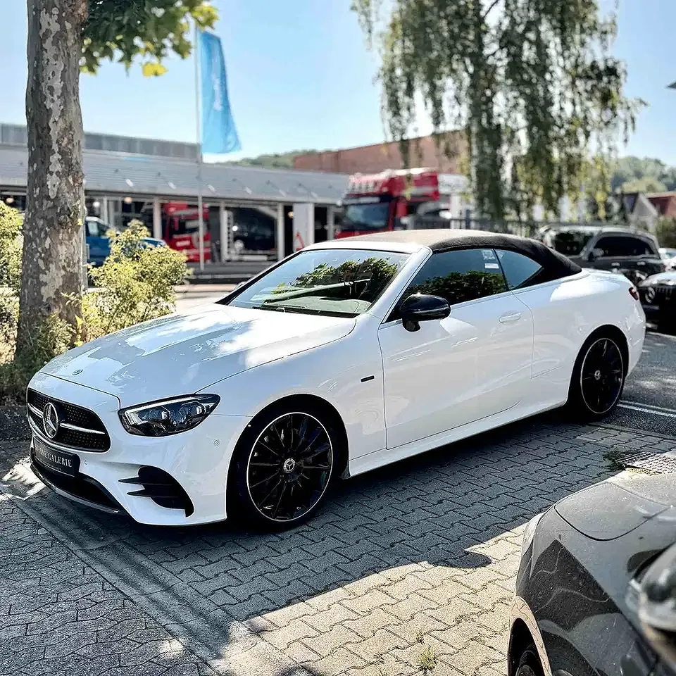 Mercedes-Benz E 200 AMG Burmester - Thumbnail 5