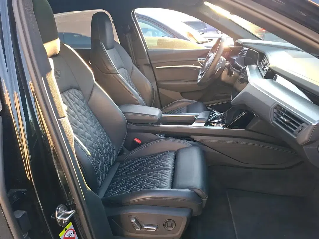 Audi SQ8 e-tron Matrix LED - Thumbnail 7