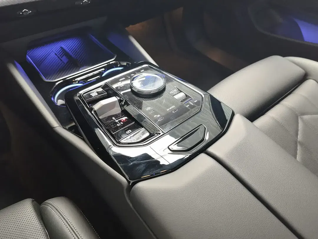 BMW 520 xDrive M Sport Touring - Thumbnail 15