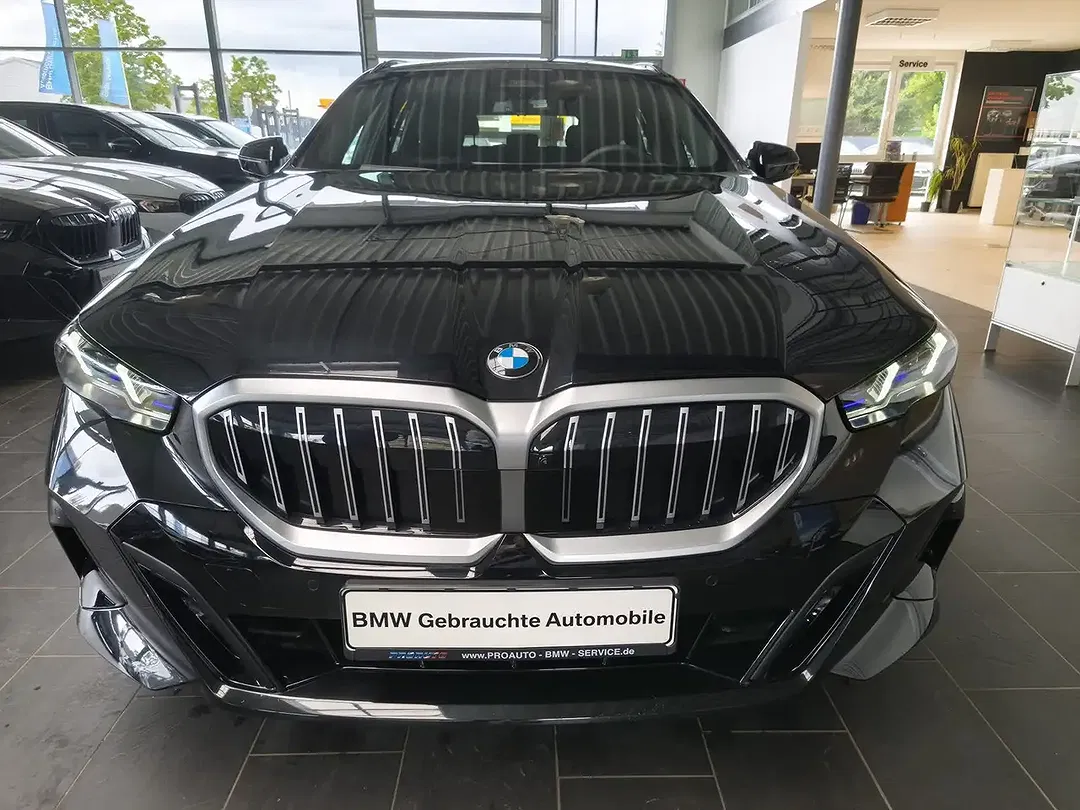 BMW 520 xDrive M Sport Touring - Thumbnail 2