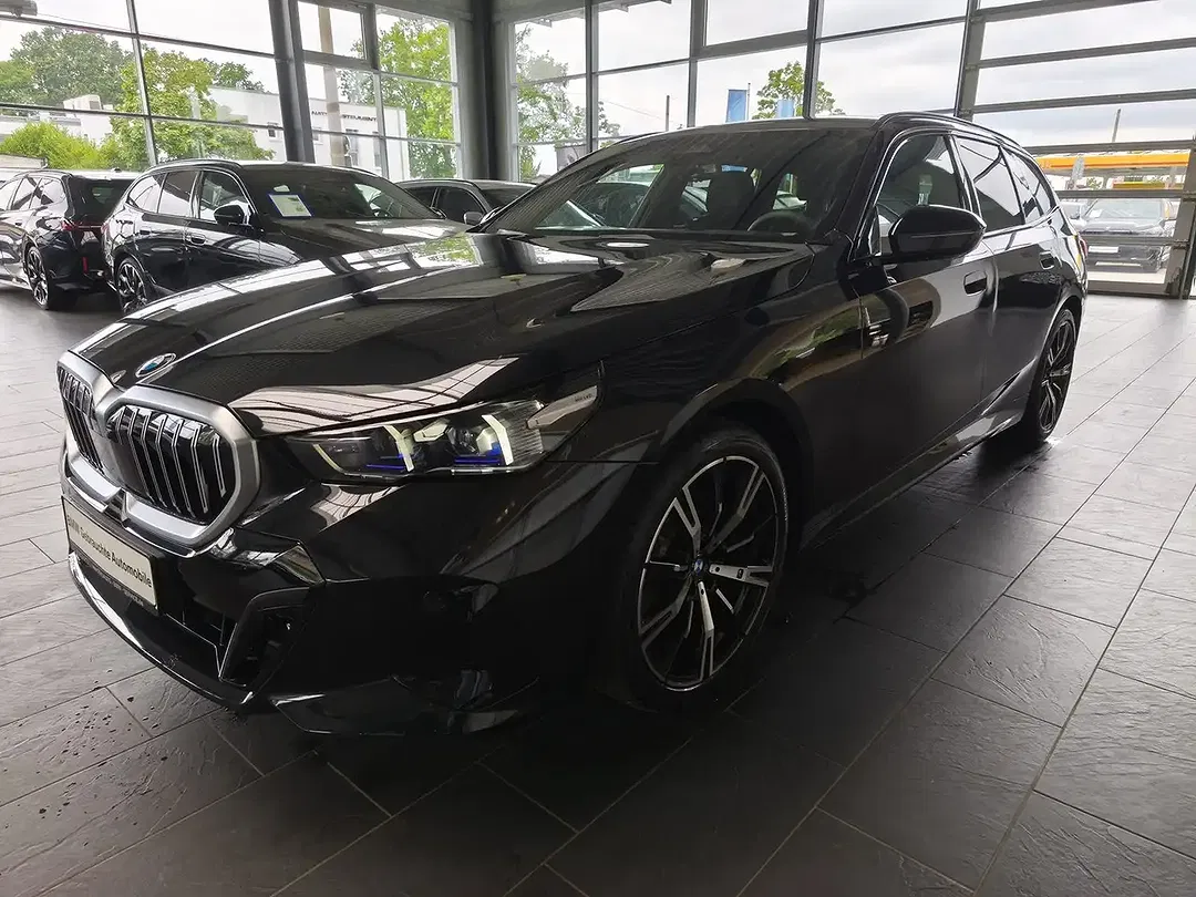 BMW 520 xDrive M Sport Touring - Thumbnail 3
