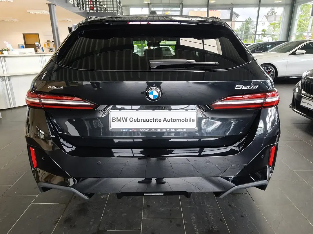 BMW 520 xDrive M Sport Touring - Thumbnail 5