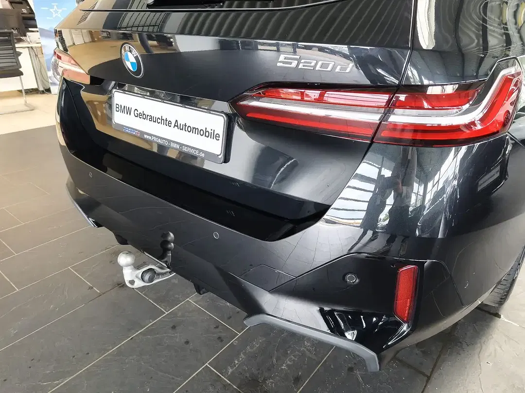 BMW 520 xDrive M Sport Touring - Thumbnail 8