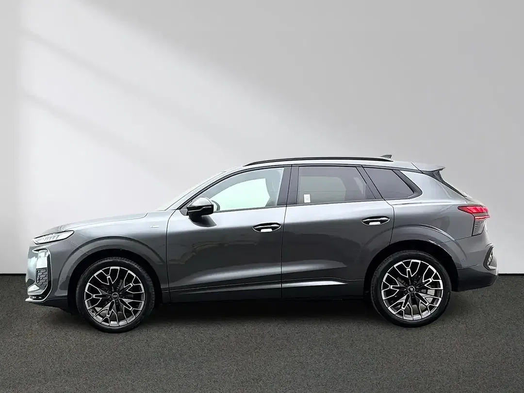 Audi Q3 TFSI S tronic - Thumbnail 1