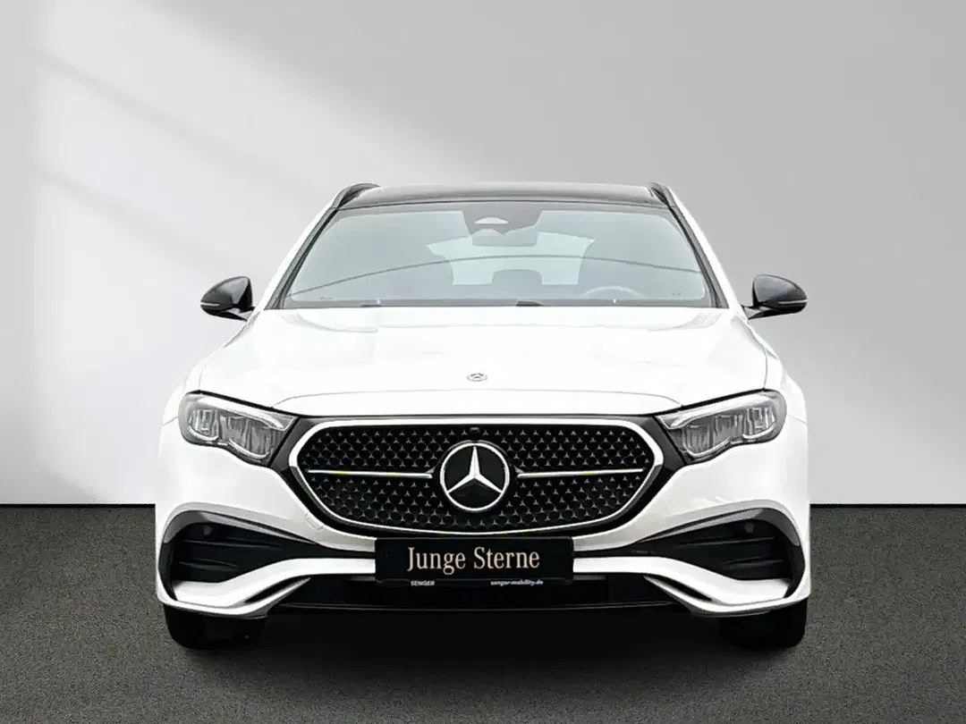 Mercedes-Benz E 200 AMG Night - Thumbnail 4