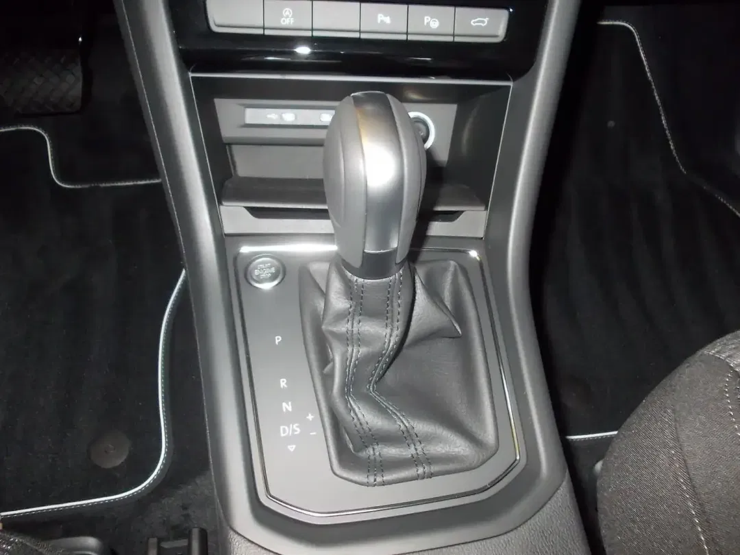 Volkswagen Touran 1.5 TSI DSG Comfortline - foto 13