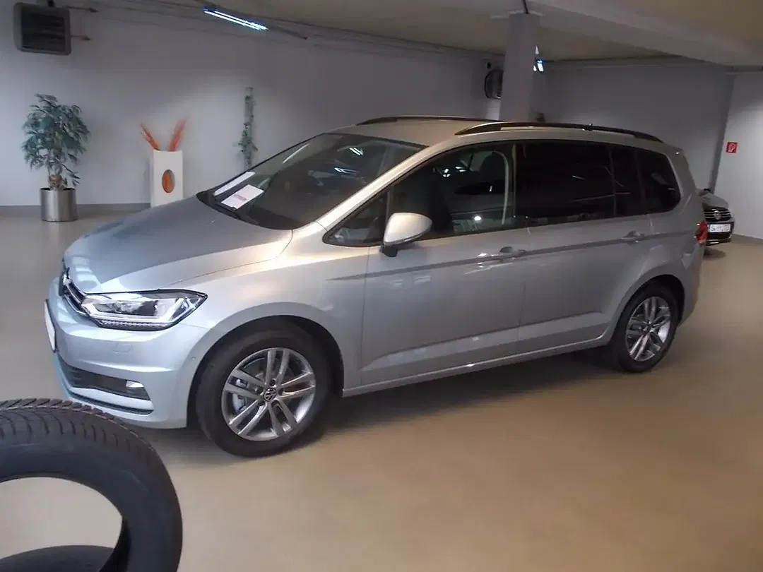 Volkswagen Touran 1.5 TSI DSG Comfortline - Thumbnail 4