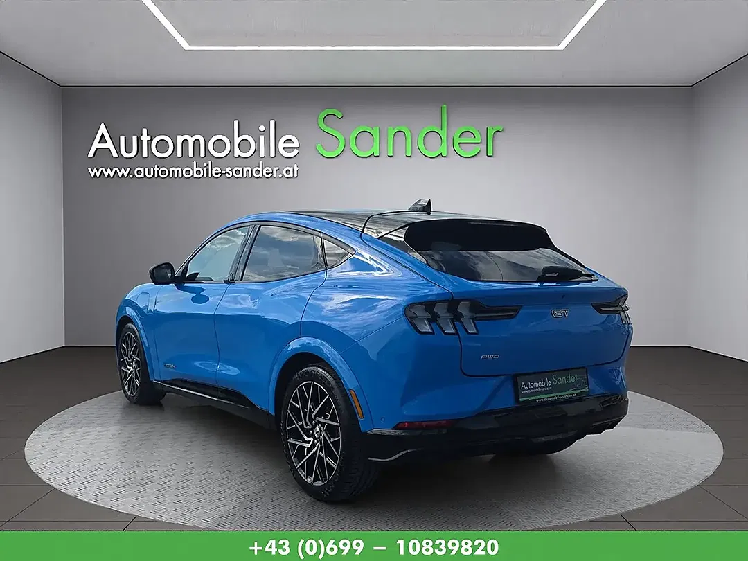 Ford Mustang Mach-E Extended Range GT - Thumbnail 3