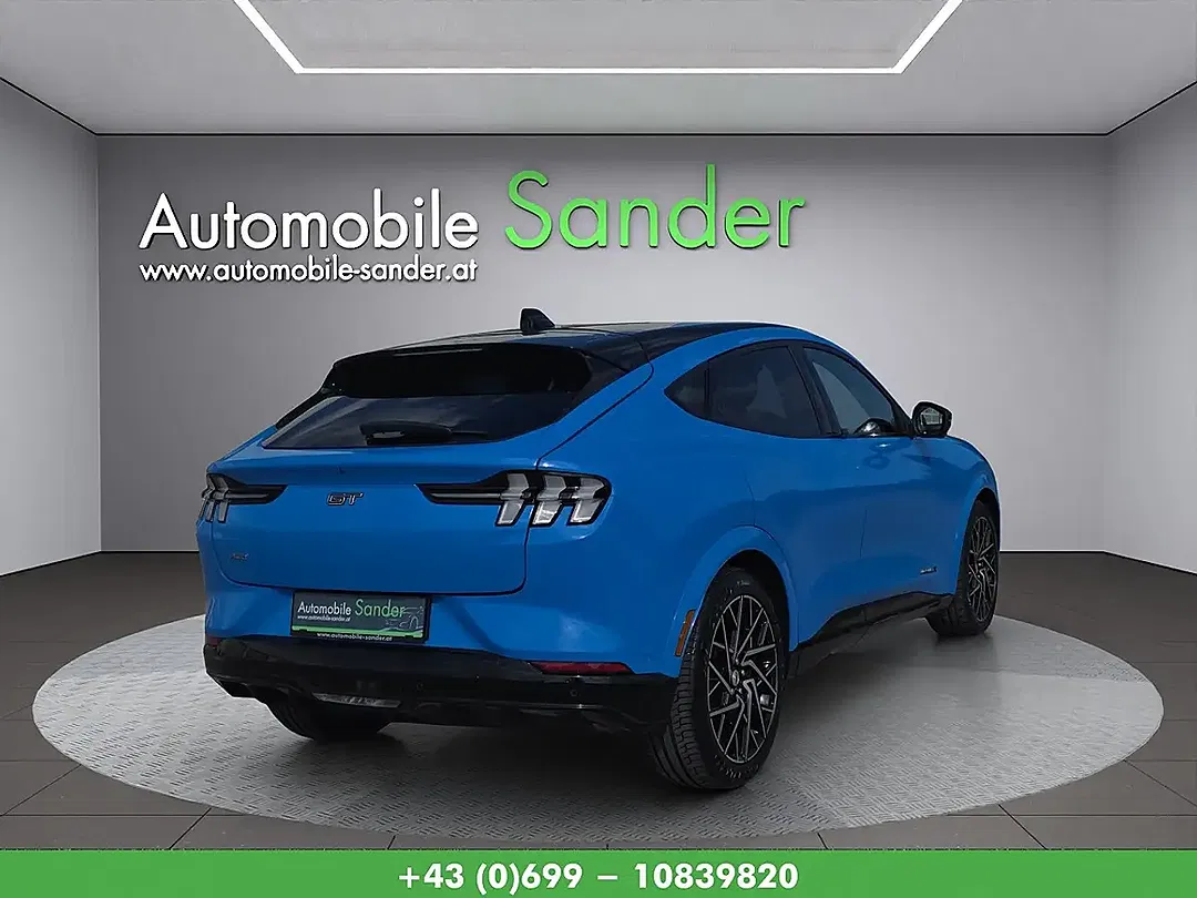Ford Mustang Mach-E Extended Range GT - Thumbnail 6