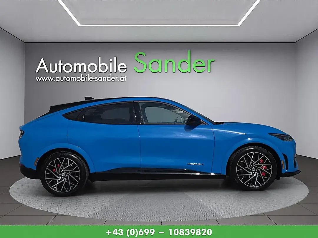 Ford Mustang Mach-E Extended Range GT - Thumbnail 7