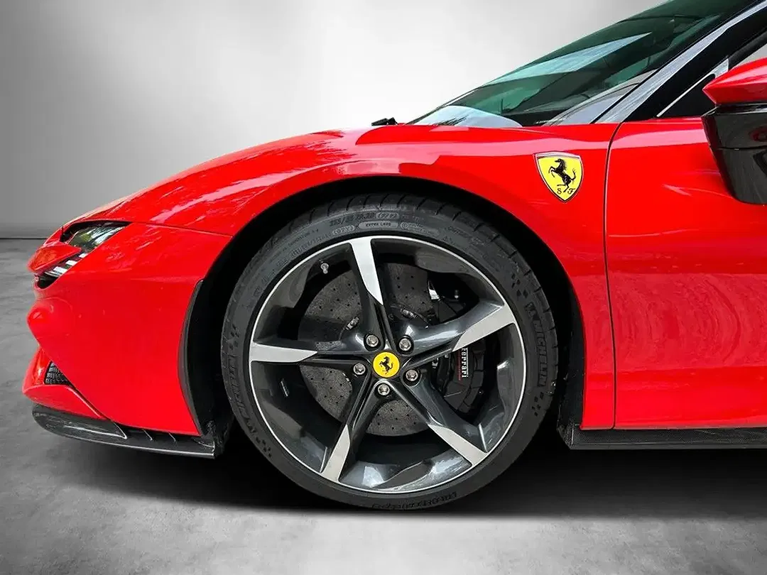 Ferrari SF90 Spider - Thumbnail 10