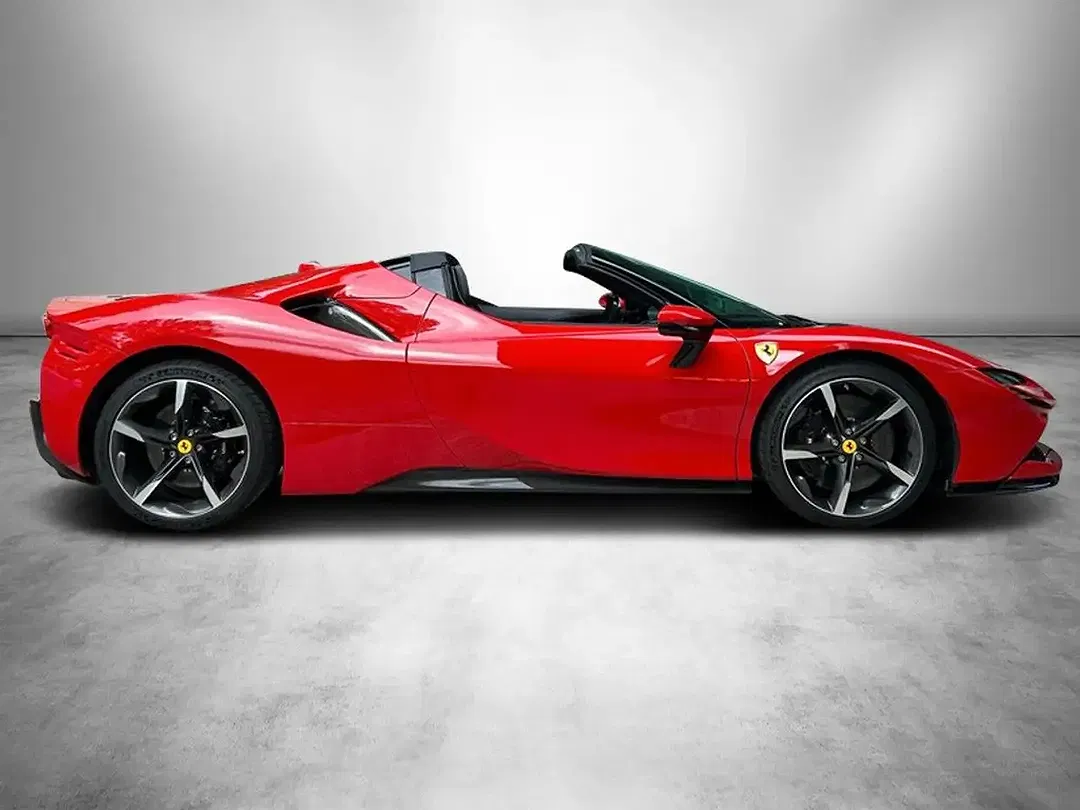 Ferrari SF90 Spider - Thumbnail 6