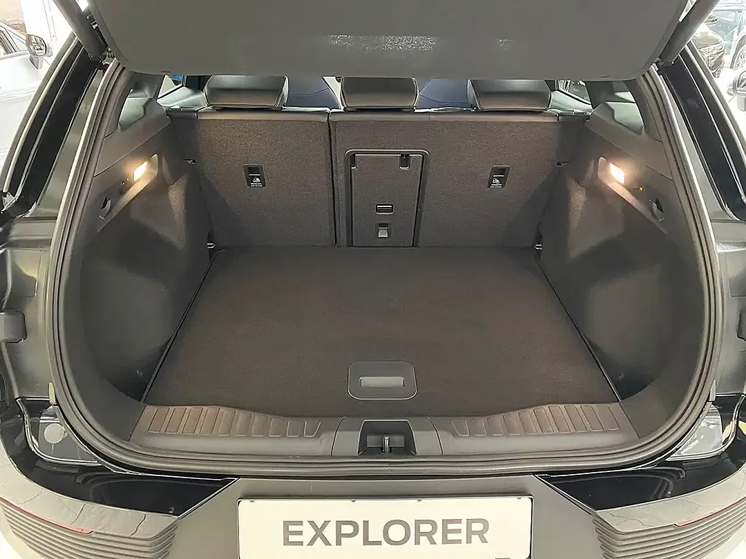 Ford Explorer Premium - Thumbnail 10
