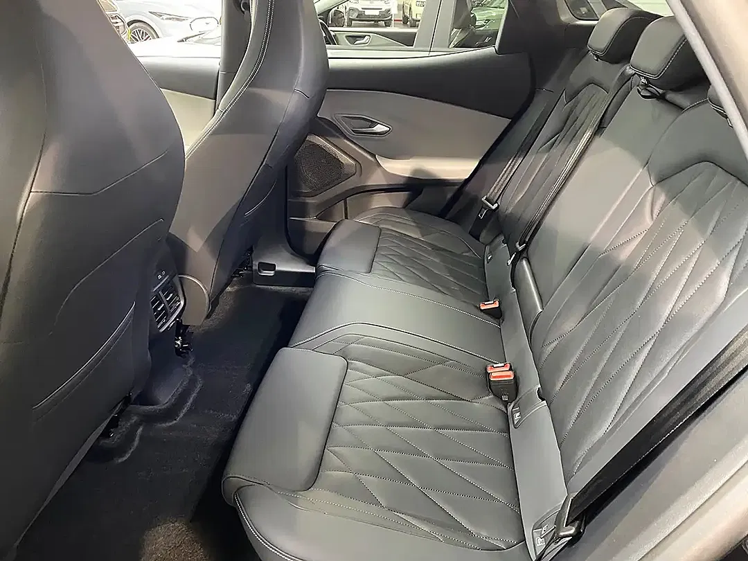 Ford Explorer Premium - Thumbnail 7