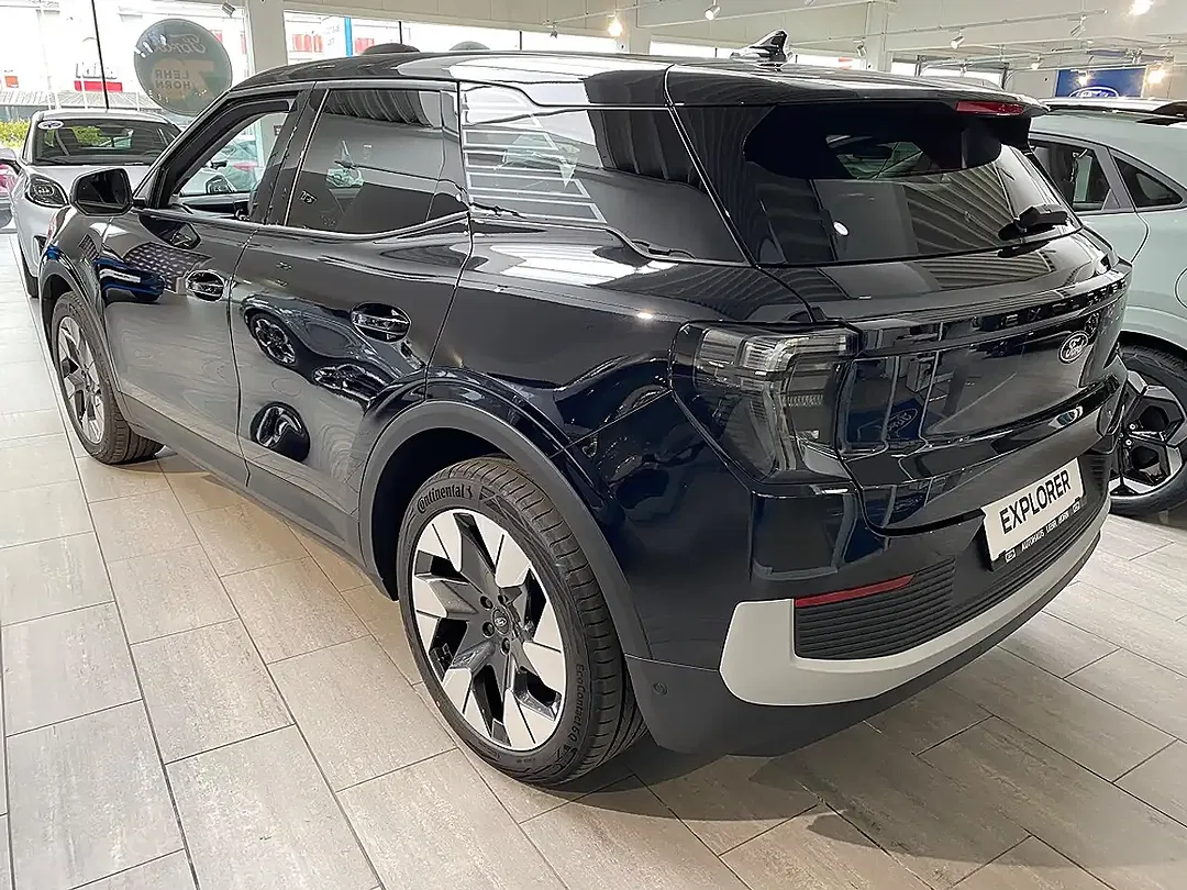 Ford Explorer Premium - Thumbnail 8