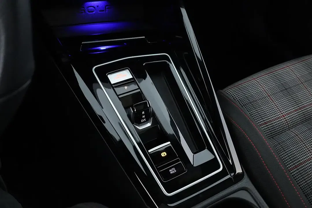 Volkswagen Golf DSG GTI Black Edition - Thumbnail 14