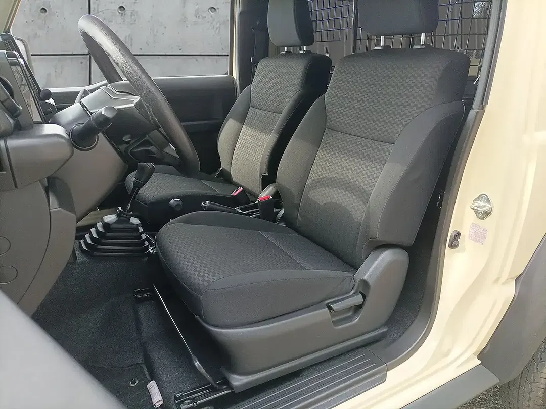 Suzuki Jimny 1.5 AllGrip Comfort - Thumbnail 13
