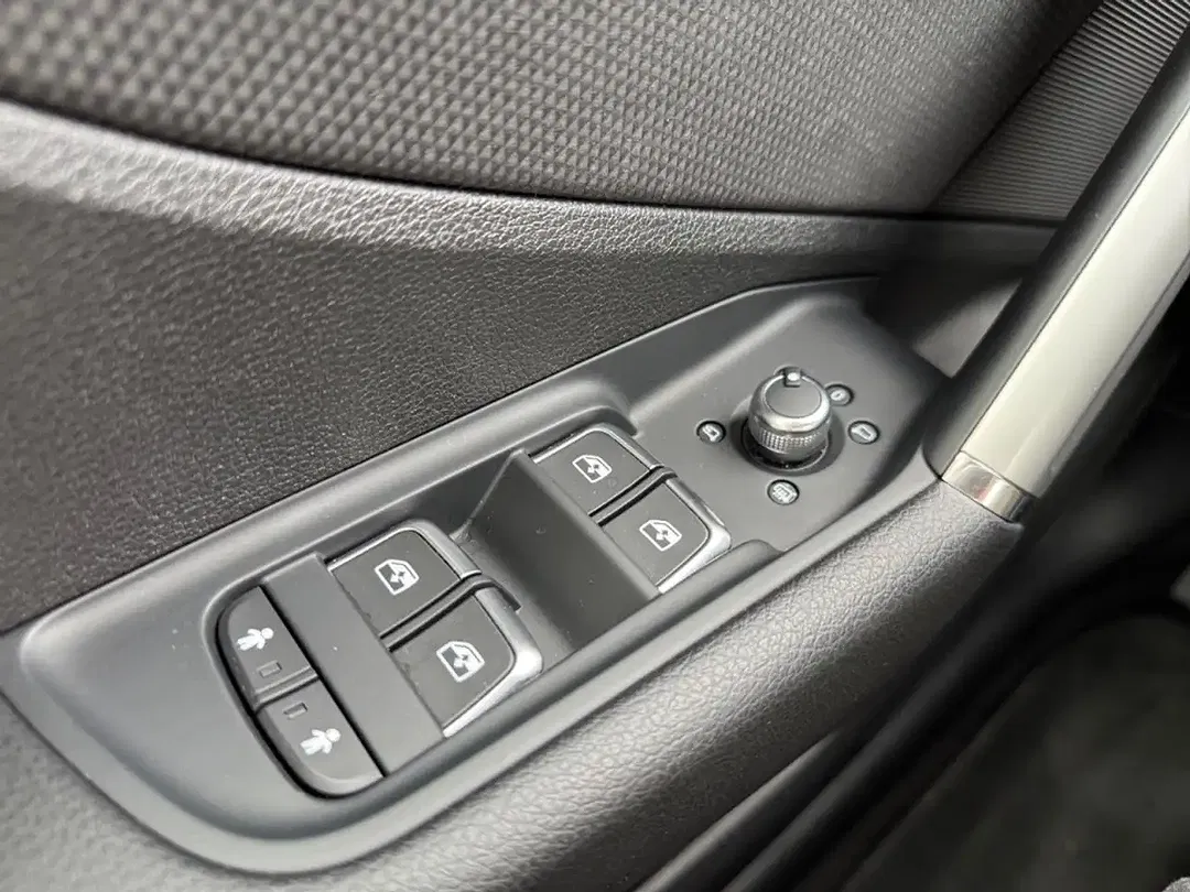 Audi Q2 35 TFSI Matrix LED S line - Thumbnail 31