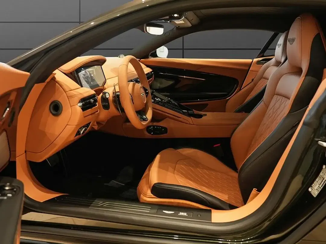 Aston Martin DB12 Coupe - Thumbnail 12