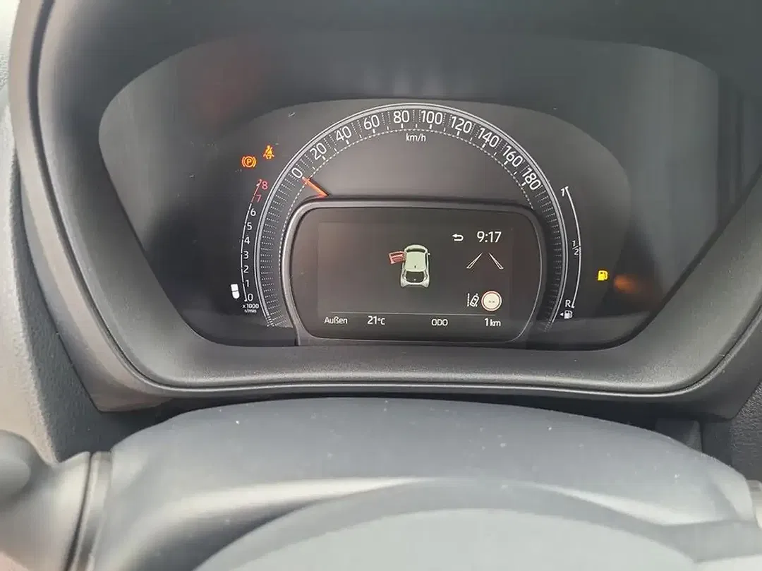 Toyota Aygo X Business Edition - Thumbnail 11