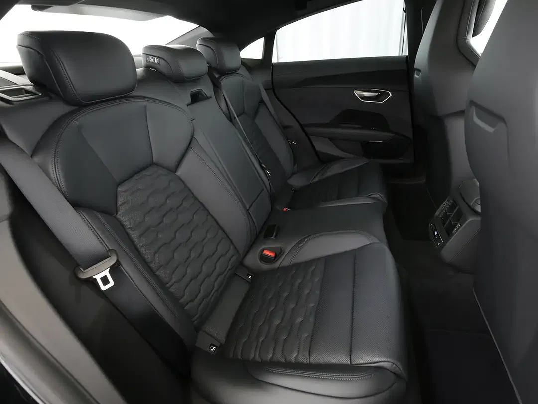 Audi e-tron GT quattro - foto 15