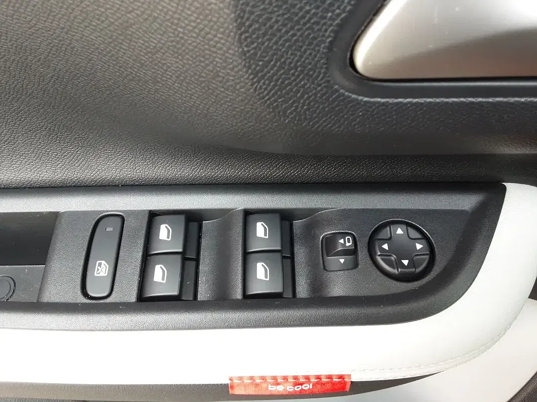 Citroen C3 THP Max - Thumbnail 13