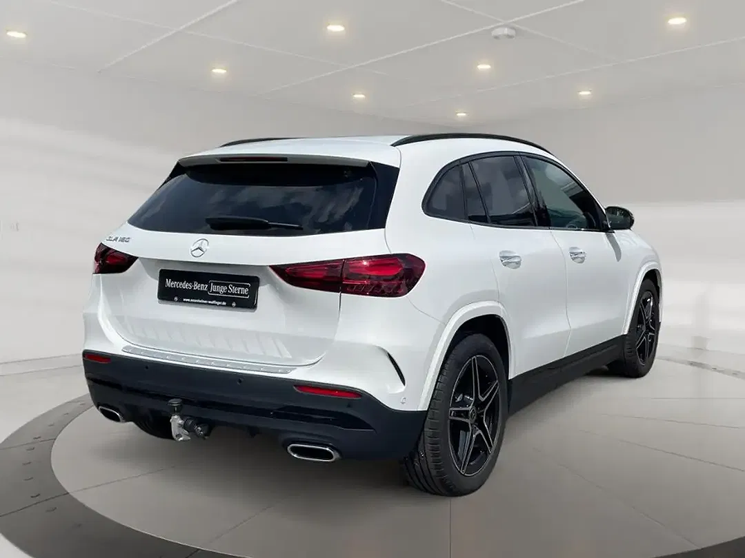 Mercedes-Benz GLA 180 AMG MBUX Night - Thumbnail 2