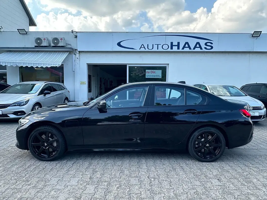 BMW 330 AUT Advantage - Thumbnail 2