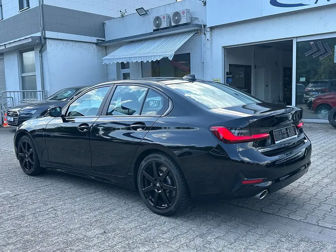 BMW 330 AUT Advantage - Thumbnail 3