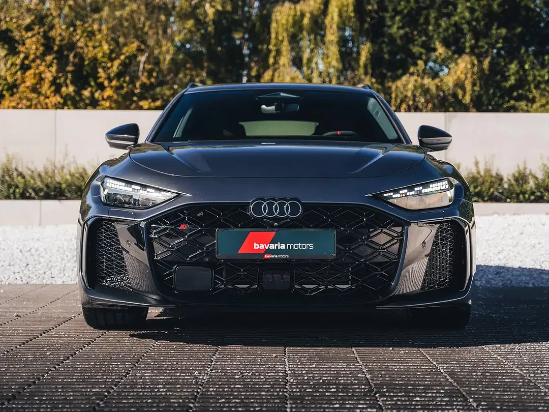 Audi RS5 quattro Avant - foto 2