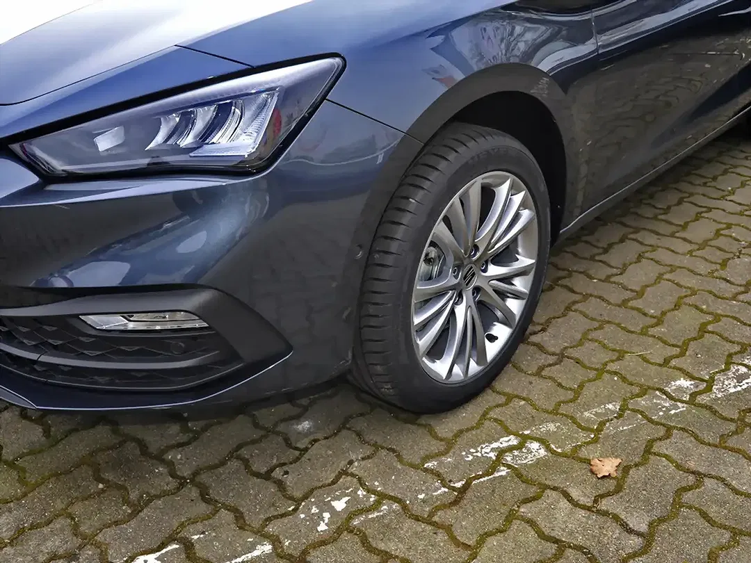 SEAT Leon 1.5 eTSI DSG Style Edition - Thumbnail 3
