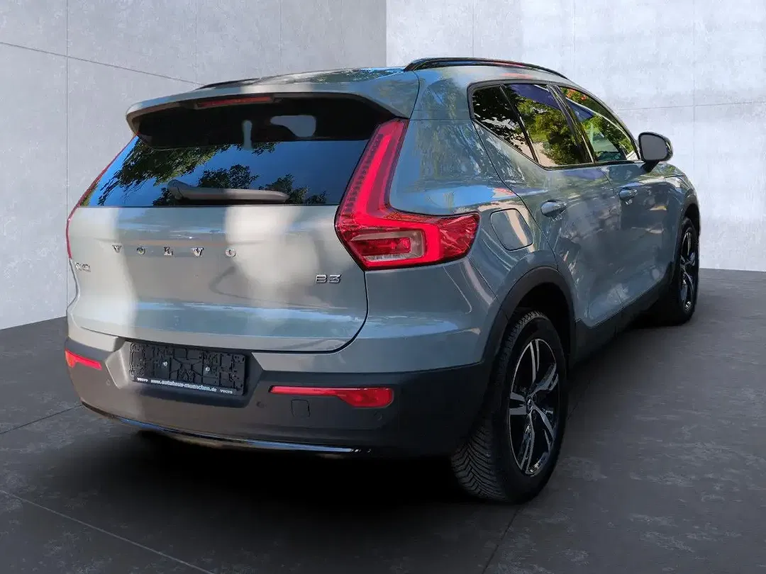 Volvo XC40 Plus Dark - Thumbnail 5