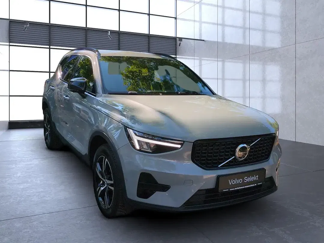 Volvo XC40 Plus Dark - Thumbnail 6