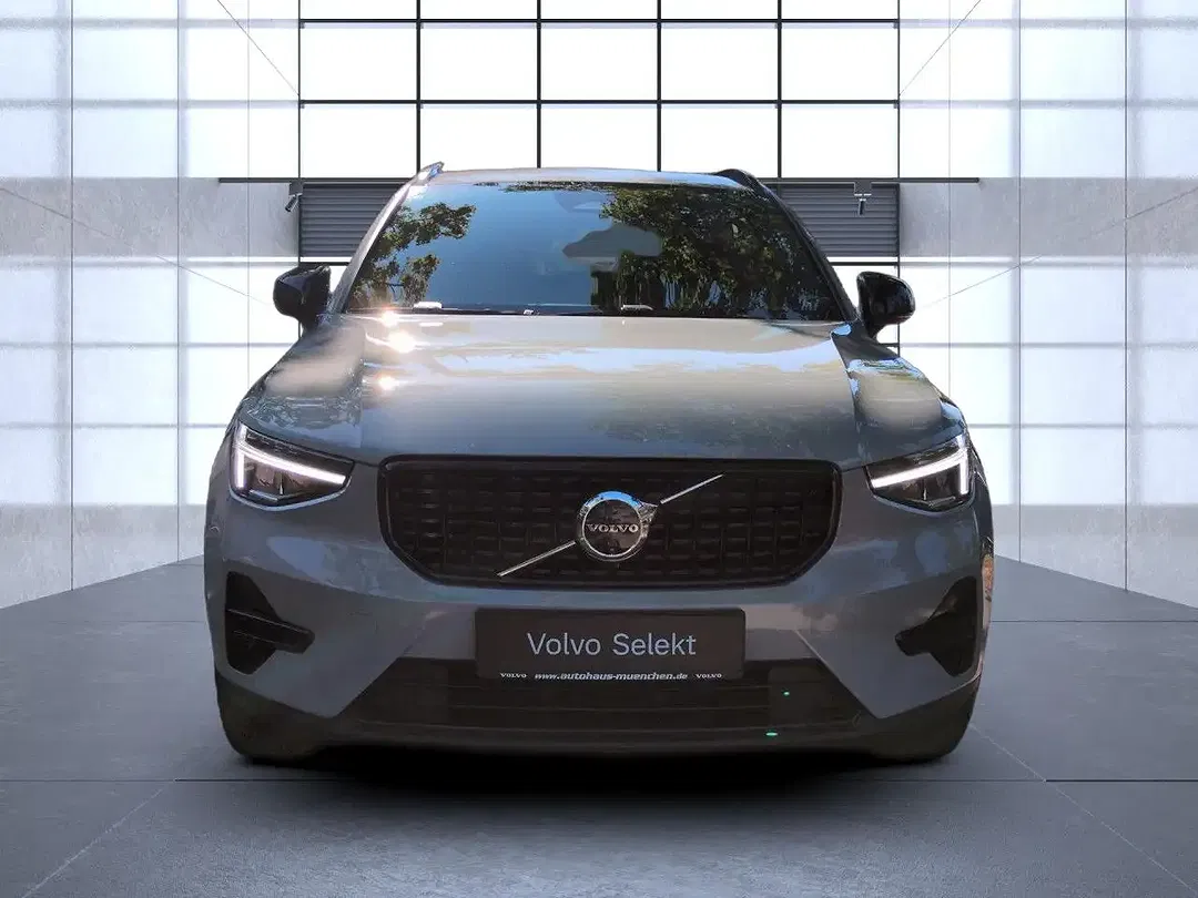 Volvo XC40 Plus Dark - Thumbnail 7