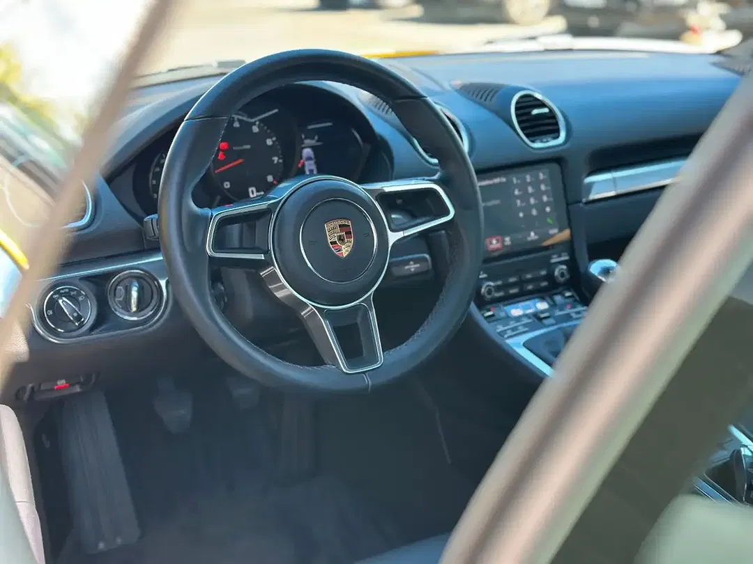 Porsche Cayman - Thumbnail 10