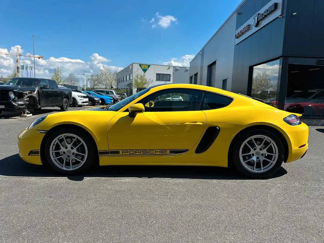 Porsche Cayman - Thumbnail 5