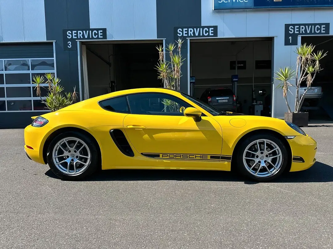Porsche Cayman - Thumbnail 9