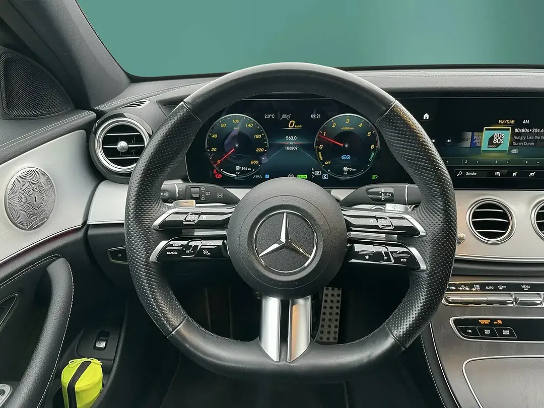 Mercedes-Benz E 300 AMG Night - Thumbnail 11
