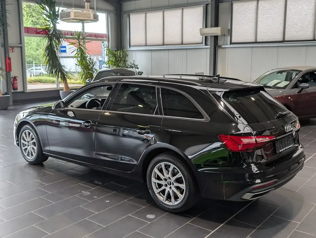 Audi A4 35 TFSI S tronic Avant - foto 2