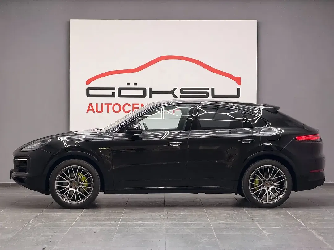 Porsche Cayenne Coupe - Thumbnail 3